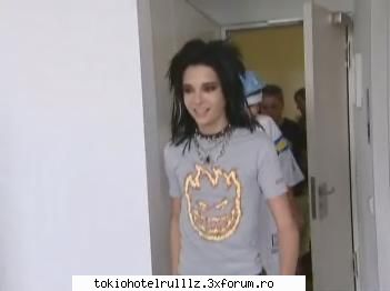 ~~Ce gen de fete ii plac lui Bill ?~~ - Asta km aja e :D deci evelyne - Bill