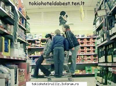 ~~Gustav knd era micutz~~ - e sh gusty p acolo - Gustav