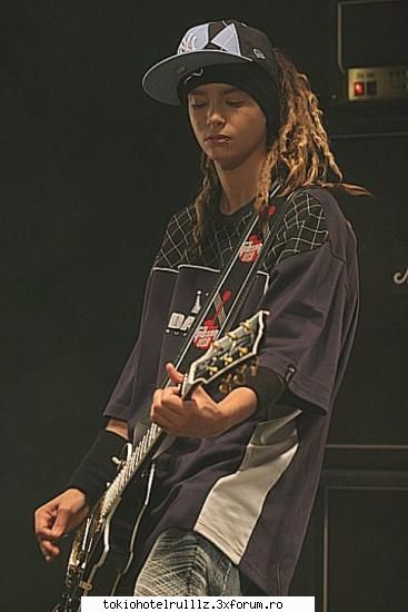 ~~Kre este cantecul vostru cu T.H. preferat?~~ - Al meu este "Rette mich" :D... melodia asta - Tokio hotel