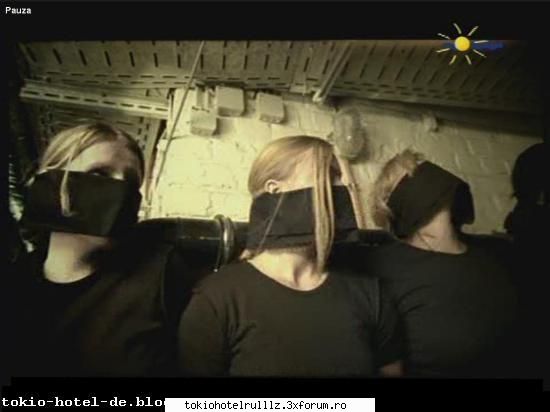 ~~Kre este cantecul vostru cu T.H. preferat?~~ - bueh..da ei s`au expus km moolt - Tokio hotel