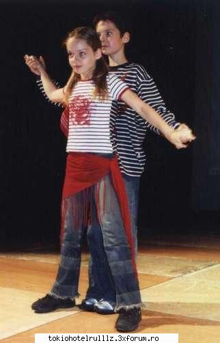 ~~Poz3 cu Bill cand era micutz~~ - bha...q cn danseaza k`i sparg fatza lu aia :x - Bill