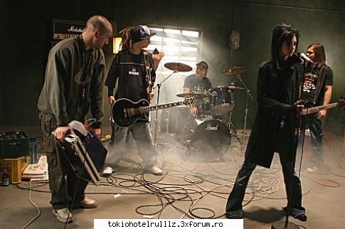 ~~Poze de la filmarea videoclipului ,,Rette mich"~~ - baietzii..se filmeaza - Tokio hotel
