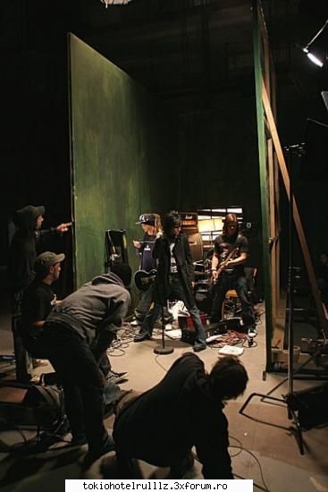 ~~Poze de la filmarea videoclipului ,,Rette mich"~~ - sh asta e faina - Tokio hotel
