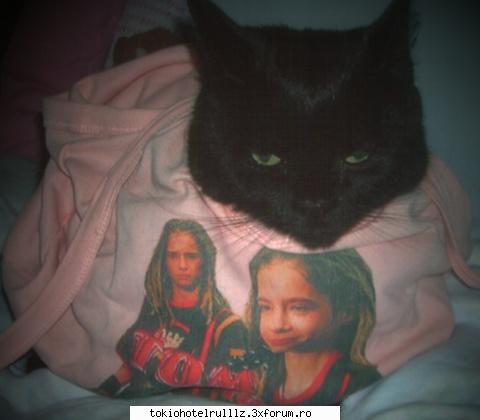 ~~T.H. ji fanele...~~ - c fan are tom..deci dupa cum se vede..toata - Tokio hotel