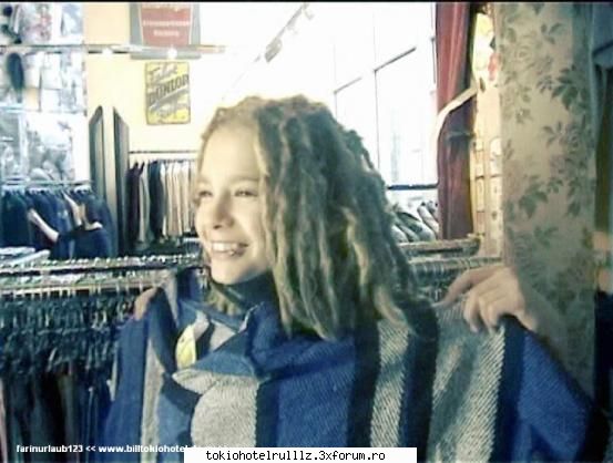 ~~Tom cand era micutz~~ - huh..cre ma ajuta..hey tuh crezi k imi sta bn cu - Tom