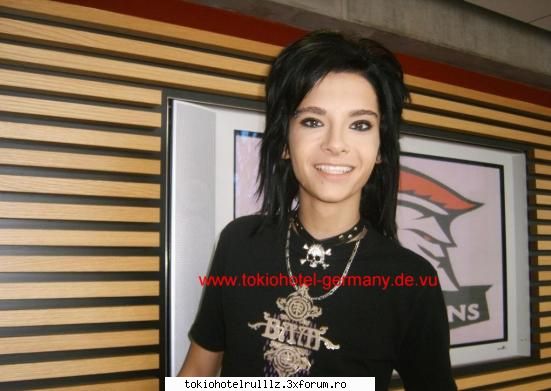 ~~Ultimele bombe =))~~ - =(=( sh la mn nu se gandeshte nimeni?? - Tokio hotel