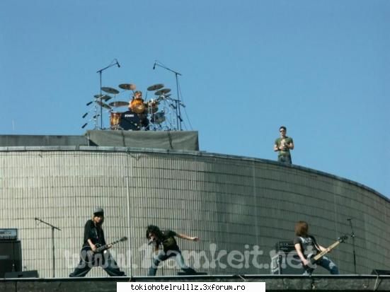 ~~Ultimele bombe =))~~ - bueh am poze q `der letzte tag` ... s-a filmat p - Tokio hotel
