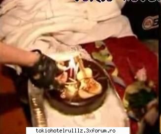 ~~Ultimele bombe =))~~ - mda dci poza aia nu mergea ...asa k o pun p - Tokio hotel