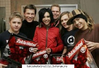 ~~Wallpaper~~ - asta e de pe CD-u Schrei..adik yo d acolo o am - Tokio Hotel Fan-Arts